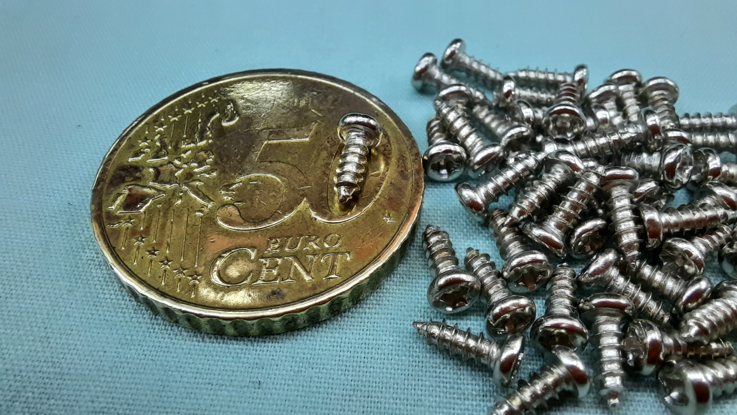 M%202%20X%206mm%20-%2050%20pcs%20screws
