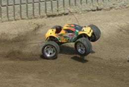 CEN%20GST%207.7%201/8%20Nitro%20RTR%20ileri%20geri%20vitesli%20Canavar%20Kamyon