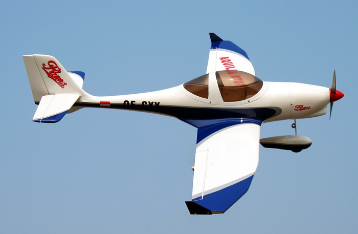 AT01%20Aquila%20composite%20fuselage%20RC%20model%20airplane%20WS:66’’