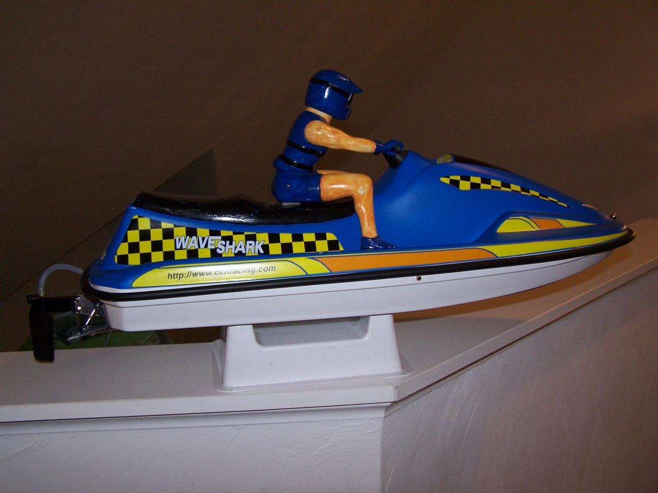 CEN%20Wave%20Shark%20w/.18%20engine%20(GP)