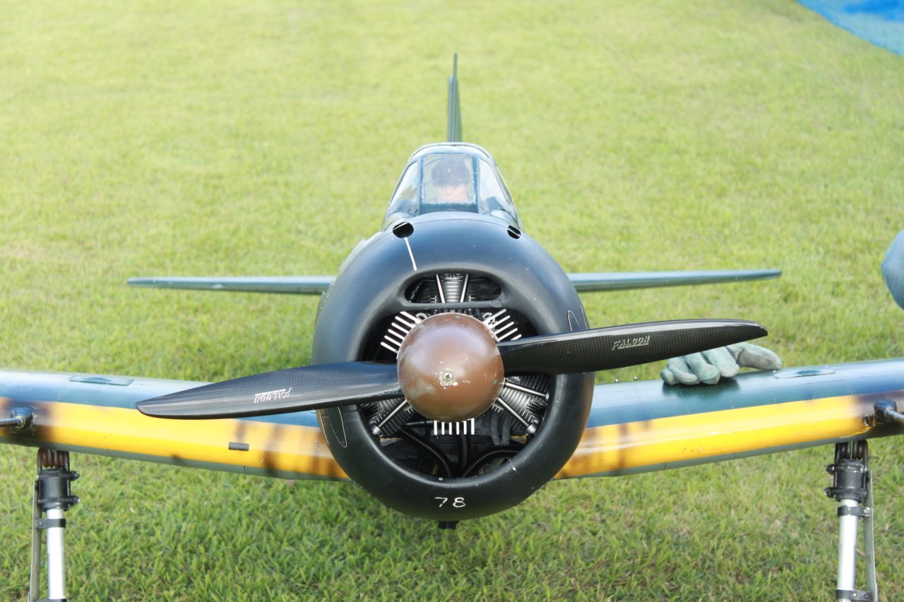 saito model airplane engines