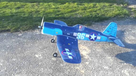 Phoenix F4U Corsair .61-.91 ARF Uçak